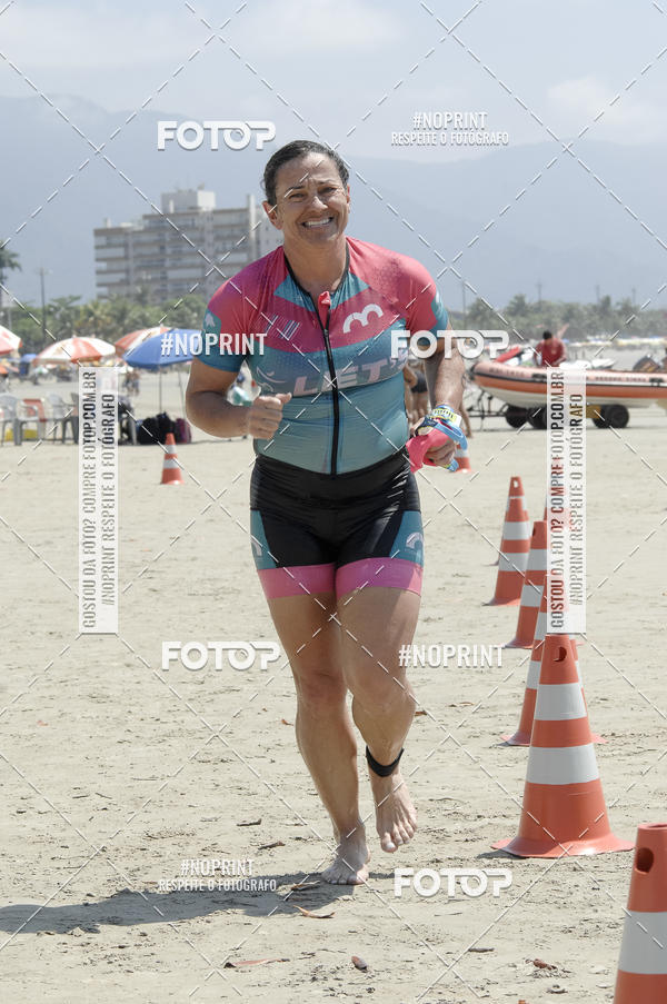 Buy your photos of the eventBLUE SERIES TRIATHLON BERTIOGA 2019 on Fotop