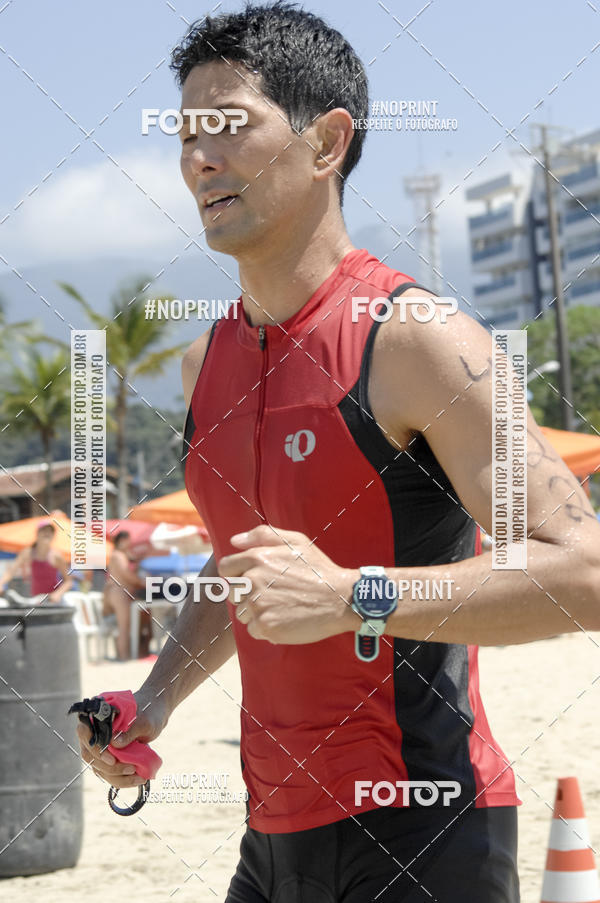 Buy your photos of the eventBLUE SERIES TRIATHLON BERTIOGA 2019 on Fotop