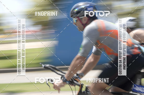 Buy your photos of the eventBLUE SERIES TRIATHLON BERTIOGA 2019 on Fotop