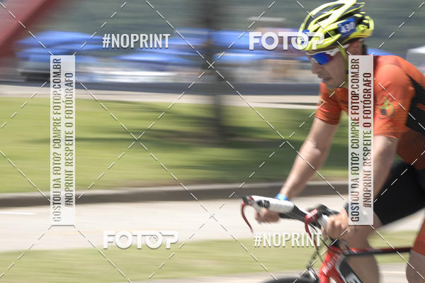 Buy your photos of the eventBLUE SERIES TRIATHLON BERTIOGA 2019 on Fotop