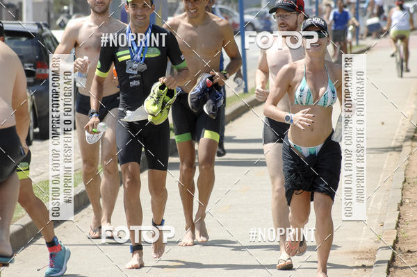 Buy your photos of the eventBLUE SERIES TRIATHLON BERTIOGA 2019 on Fotop
