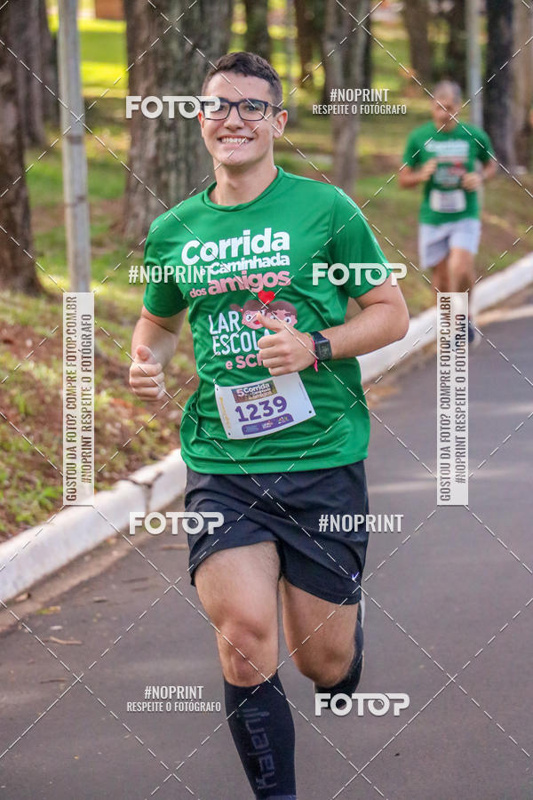 Compre as suas fotos do evento5a Corrida e Caminhada dos Amigos Lar EScola no Fotop