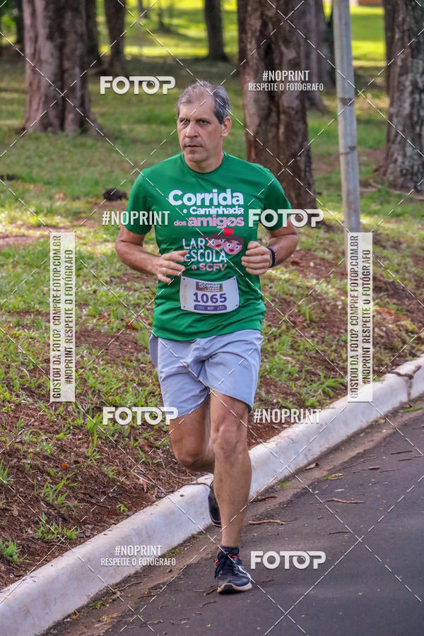 Compre as suas fotos do evento5a Corrida e Caminhada dos Amigos Lar EScola no Fotop
