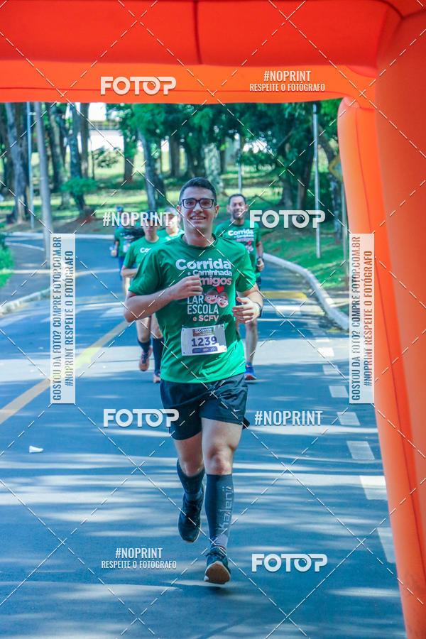 Compre as suas fotos do evento5a Corrida e Caminhada dos Amigos Lar EScola no Fotop