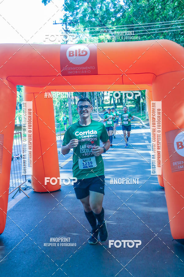 Compre as suas fotos do evento5a Corrida e Caminhada dos Amigos Lar EScola no Fotop