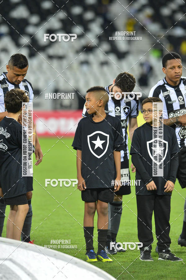 Buy your photos of the eventBotafogo x Goi�s � Nilton Santos - 09/10/2019 on Fotop
