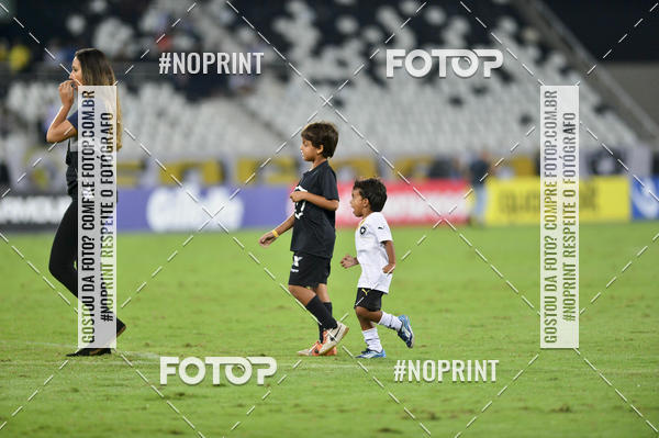 Buy your photos of the eventBotafogo x Goi�s � Nilton Santos - 09/10/2019 on Fotop