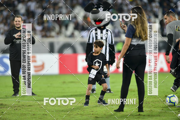 Buy your photos of the eventBotafogo x Goi�s � Nilton Santos - 09/10/2019 on Fotop