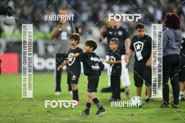 Buy your photos of the eventBotafogo x Goi�s � Nilton Santos - 09/10/2019 on Fotop