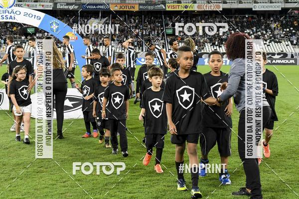 Buy your photos of the eventBotafogo x Goi�s � Nilton Santos - 09/10/2019 on Fotop