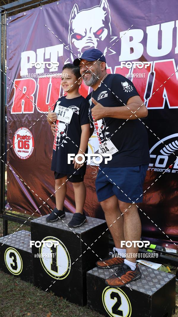 Buy your photos of the eventPIT BULL RUNNING on Fotop