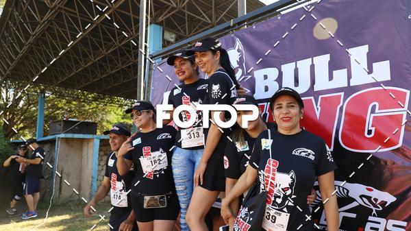 Compre as suas fotos do eventoPIT BULL RUNNING no Fotop