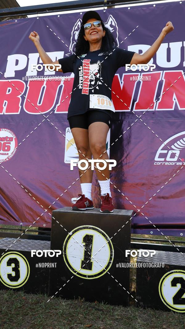 Achetez vos photos de l'vnementPIT BULL RUNNING sur Fotop