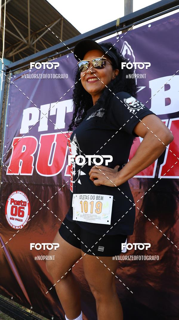 Achetez vos photos de l'vnementPIT BULL RUNNING sur Fotop