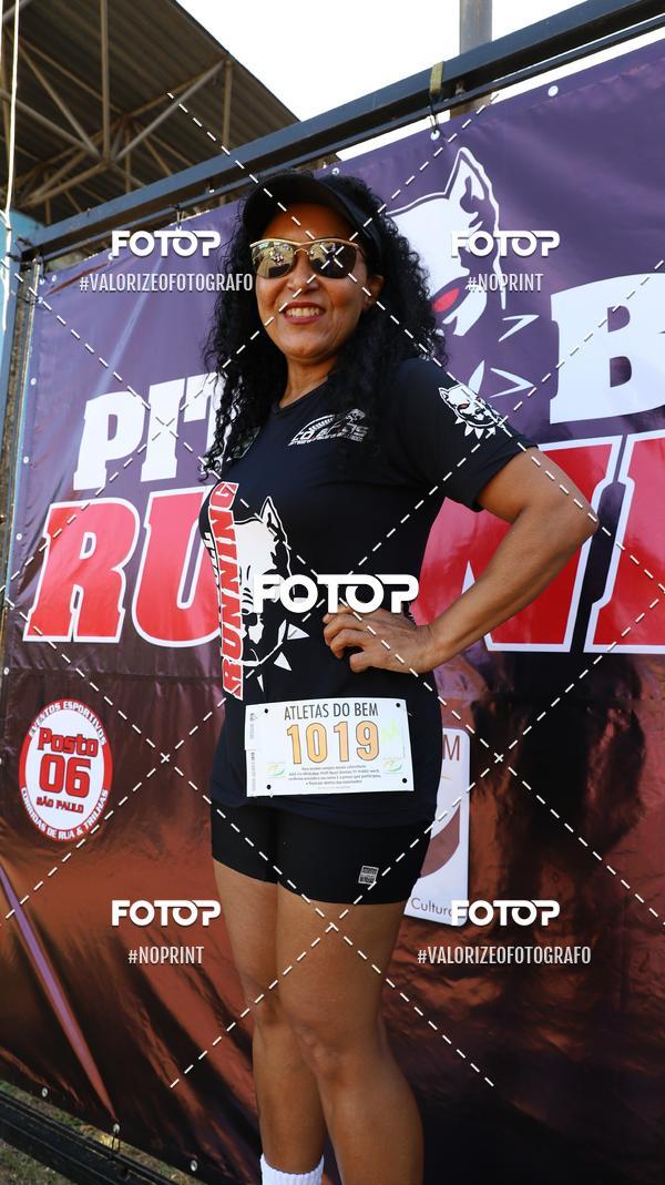 Achetez vos photos de l'vnementPIT BULL RUNNING sur Fotop