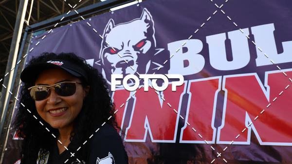 Achetez vos photos de l'vnementPIT BULL RUNNING sur Fotop