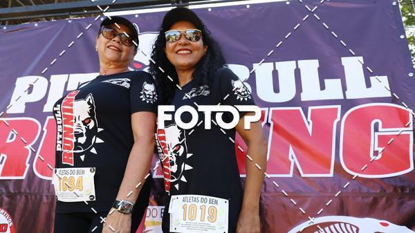 Achetez vos photos de l'vnementPIT BULL RUNNING sur Fotop