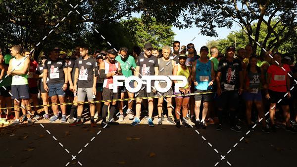 Achetez vos photos de l'vnementPIT BULL RUNNING sur Fotop