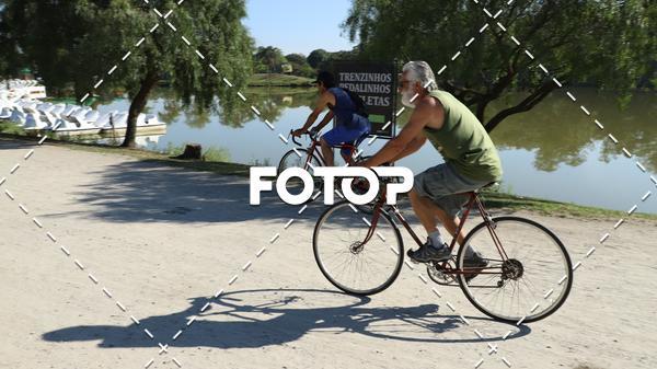 Achetez vos photos de l'vnementPIT BULL RUNNING sur Fotop