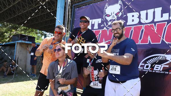 Achetez vos photos de l'vnementPIT BULL RUNNING sur Fotop