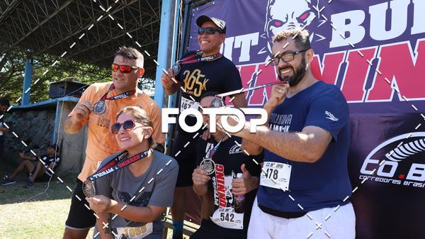 Achetez vos photos de l'vnementPIT BULL RUNNING sur Fotop