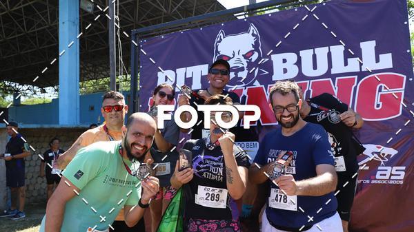 Achetez vos photos de l'vnementPIT BULL RUNNING sur Fotop