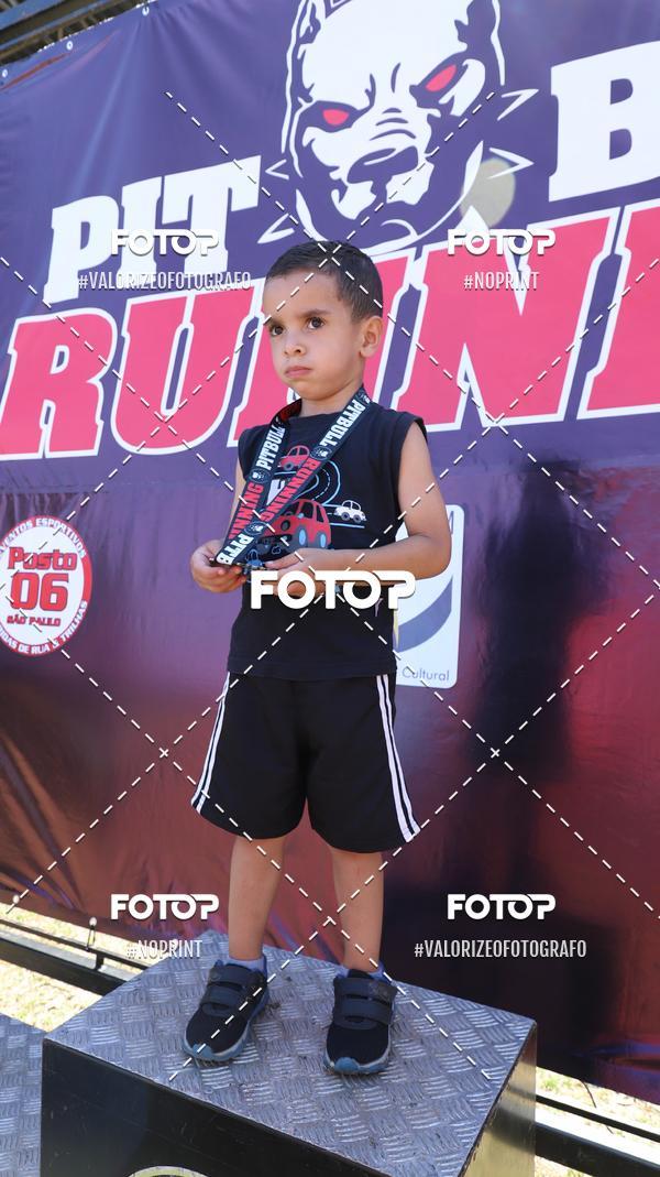 Achetez vos photos de l'vnementPIT BULL RUNNING sur Fotop