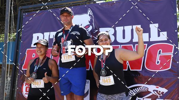 Achetez vos photos de l'vnementPIT BULL RUNNING sur Fotop