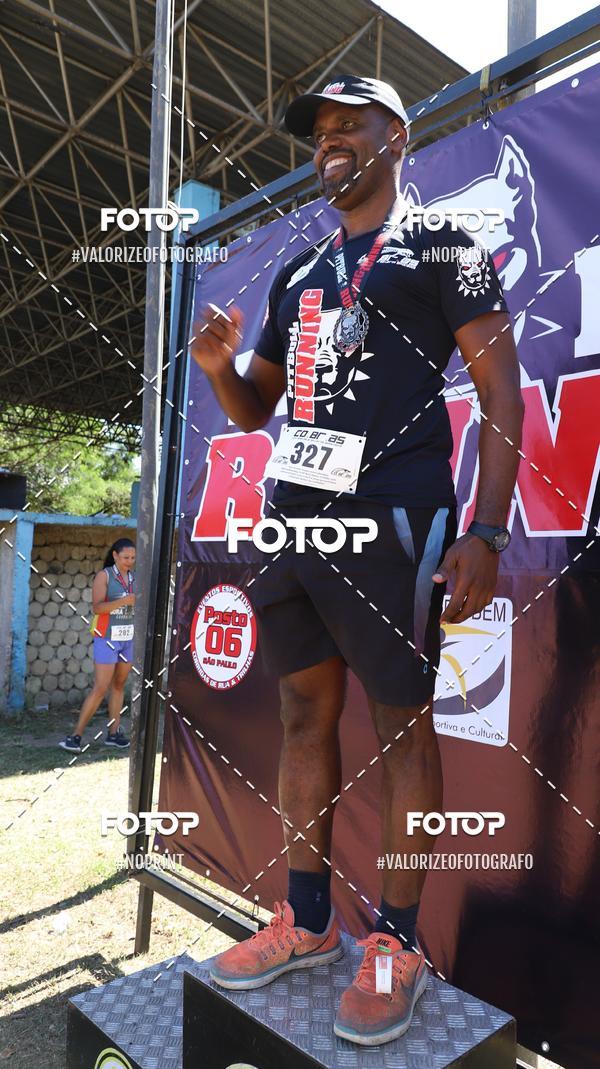 Achetez vos photos de l'vnementPIT BULL RUNNING sur Fotop