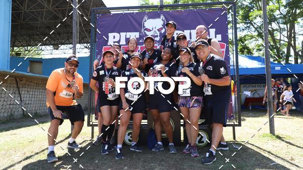 Buy your photos of the eventPIT BULL RUNNING on Fotop