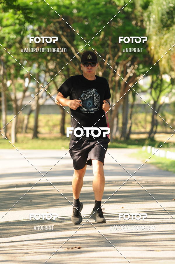 Buy your photos of the eventPIT BULL RUNNING on Fotop