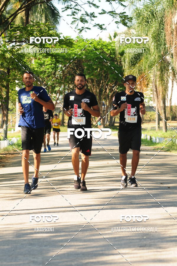 Buy your photos of the eventPIT BULL RUNNING on Fotop