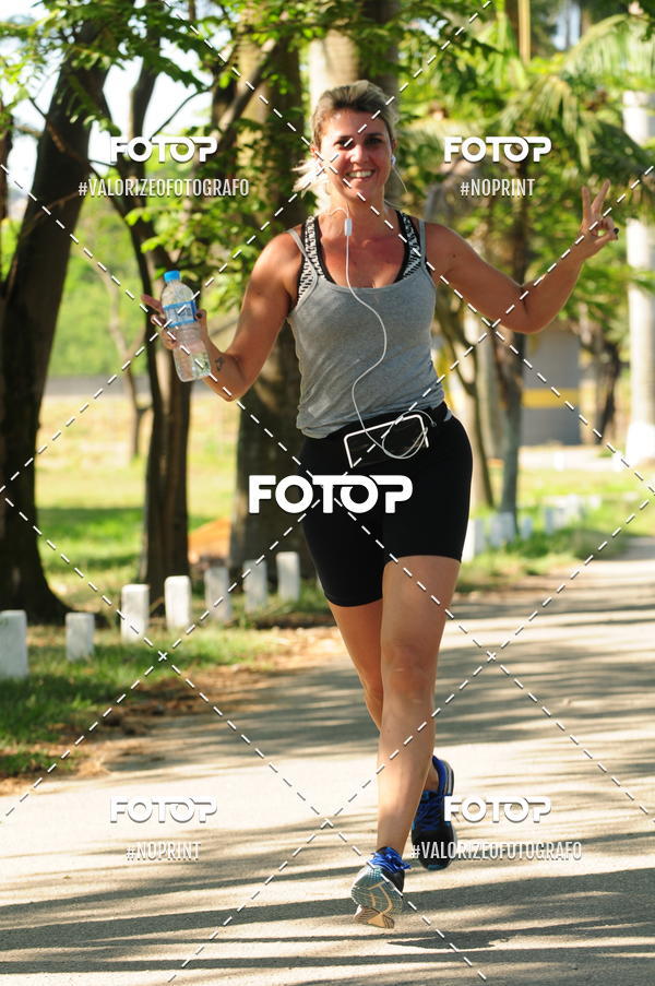 Compra tus fotos del eventoPIT BULL RUNNING En Fotop