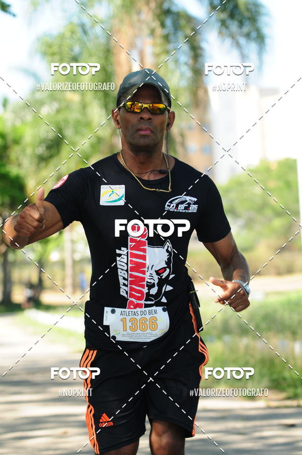 Compre as suas fotos do eventoPIT BULL RUNNING no Fotop