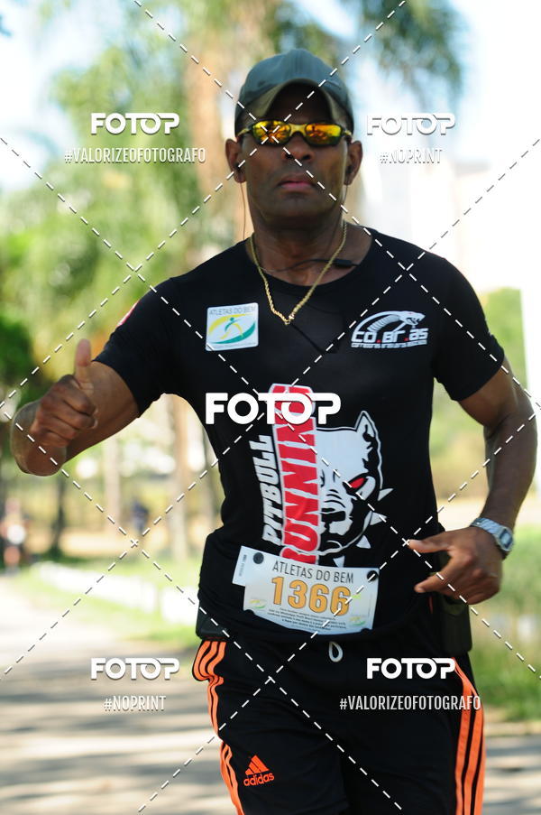 Compre as suas fotos do eventoPIT BULL RUNNING no Fotop