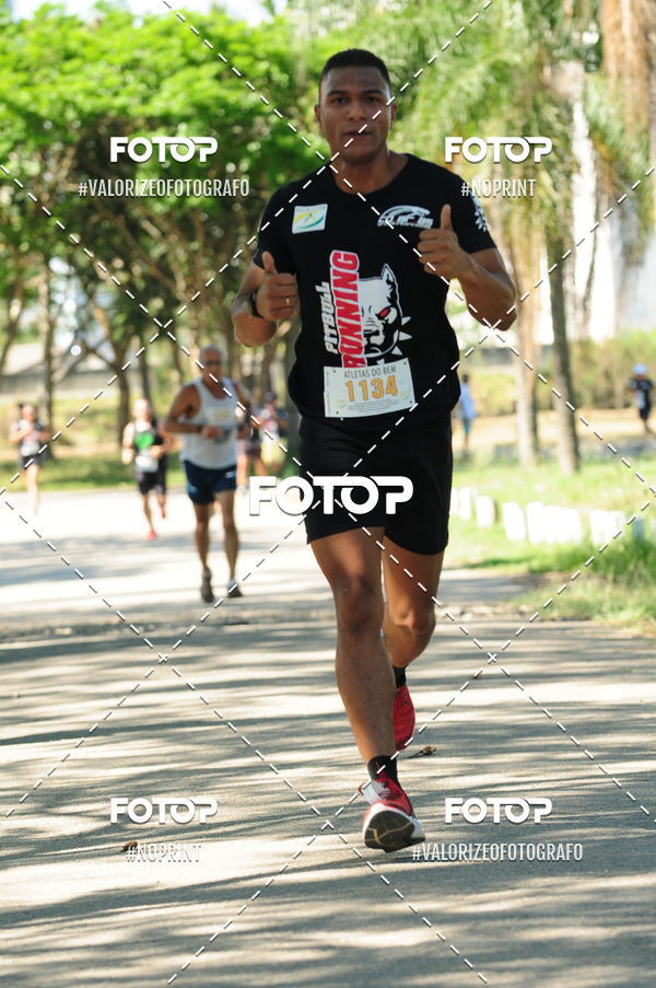 Achetez vos photos de l'vnementPIT BULL RUNNING sur Fotop