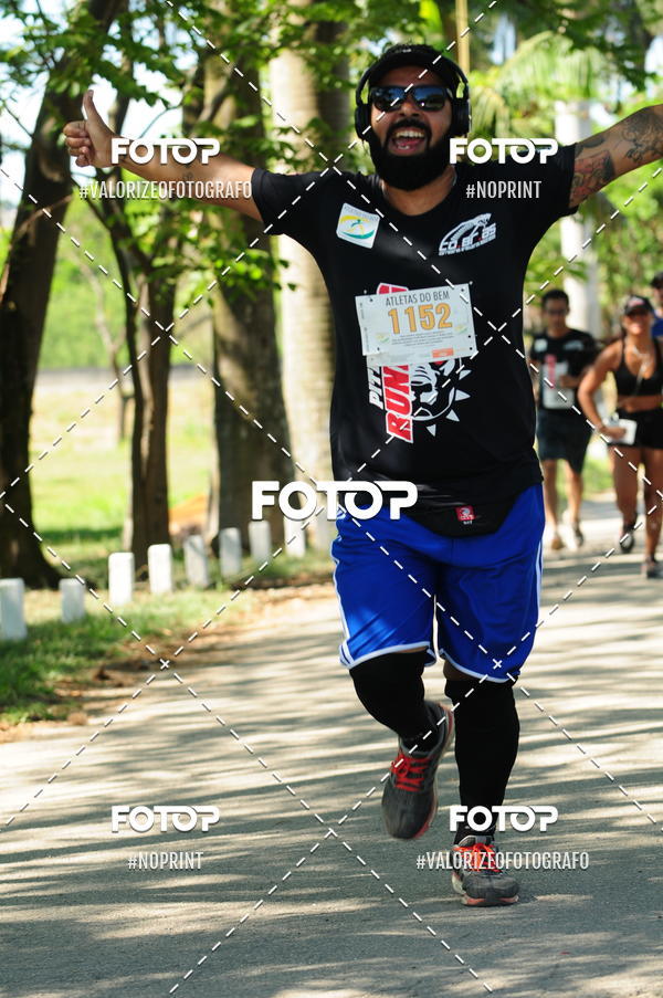 Compre as suas fotos do eventoPIT BULL RUNNING no Fotop