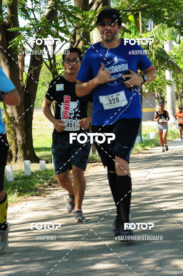 Compre as suas fotos do eventoPIT BULL RUNNING no Fotop
