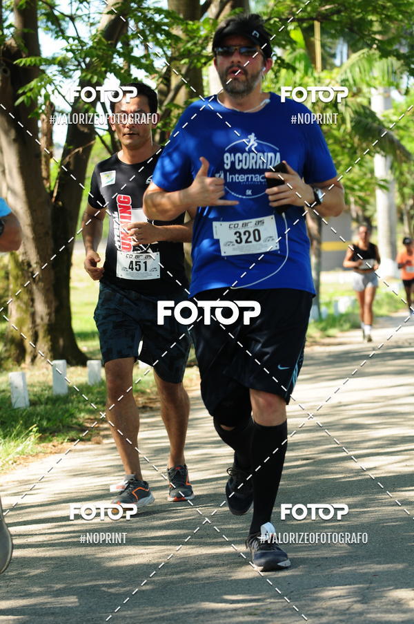 Compre as suas fotos do eventoPIT BULL RUNNING no Fotop