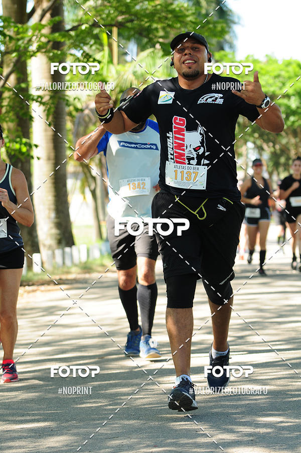 Buy your photos of the eventPIT BULL RUNNING on Fotop