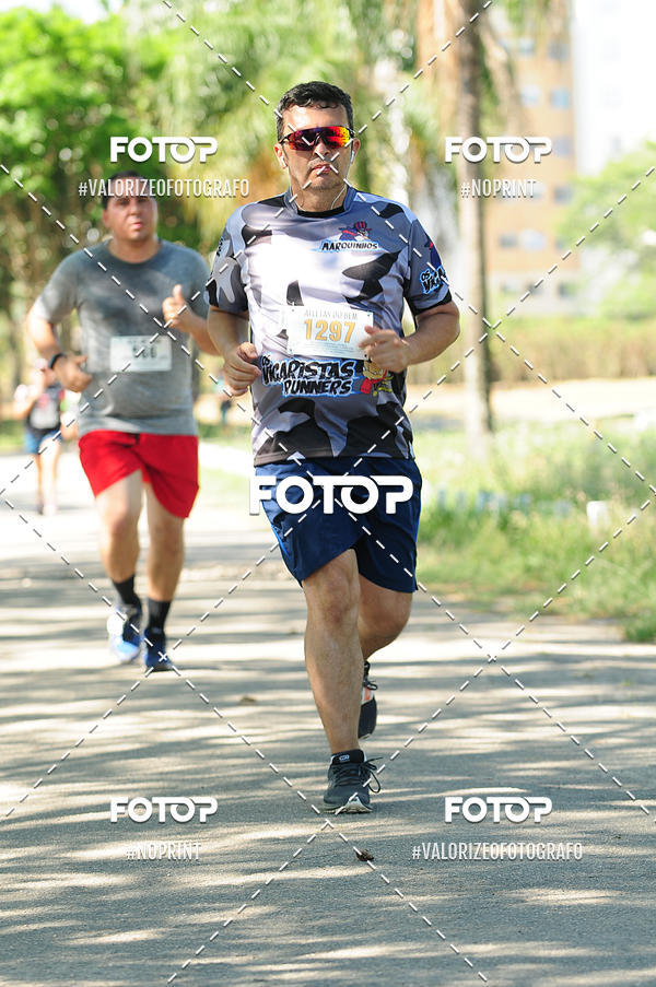 Achetez vos photos de l'vnementPIT BULL RUNNING sur Fotop