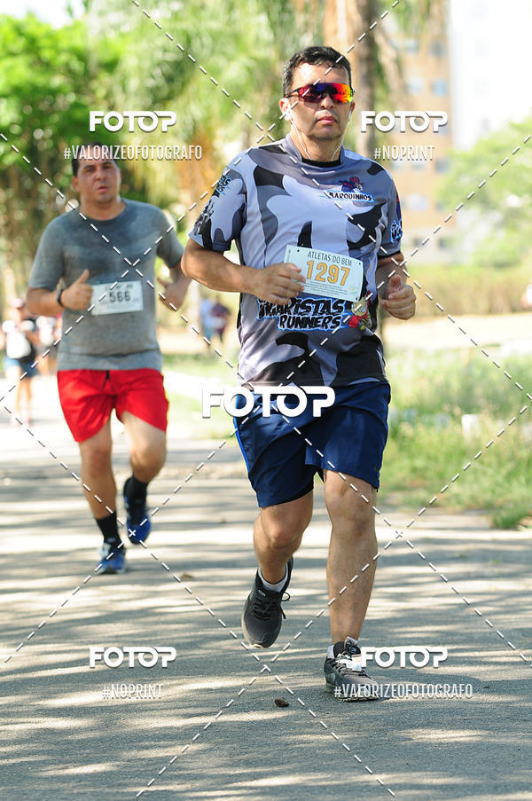 Achetez vos photos de l'vnementPIT BULL RUNNING sur Fotop