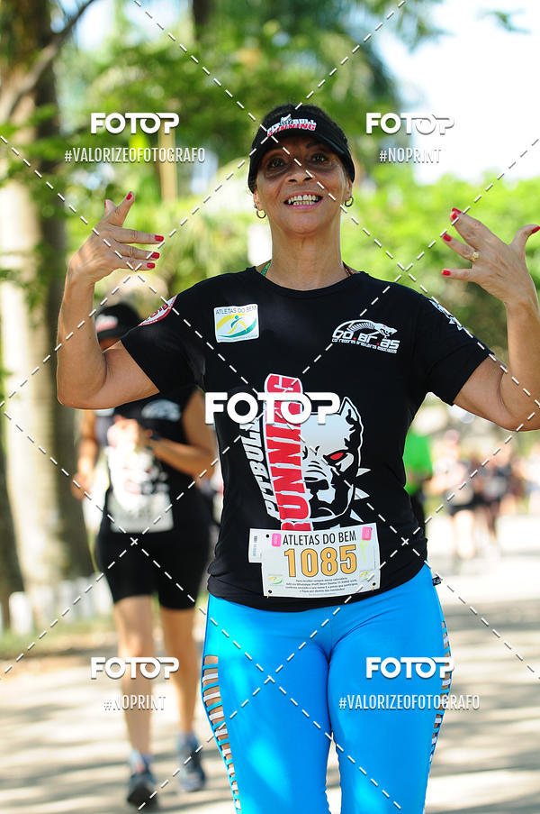 Buy your photos of the eventPIT BULL RUNNING on Fotop