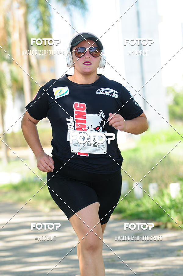 Achetez vos photos de l'vnementPIT BULL RUNNING sur Fotop