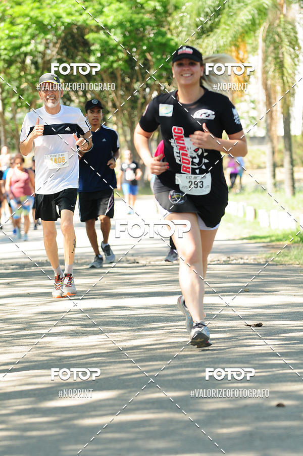 Compre as suas fotos do eventoPIT BULL RUNNING no Fotop