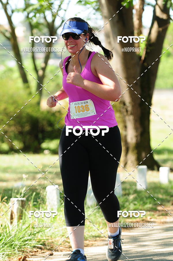 Achetez vos photos de l'vnementPIT BULL RUNNING sur Fotop