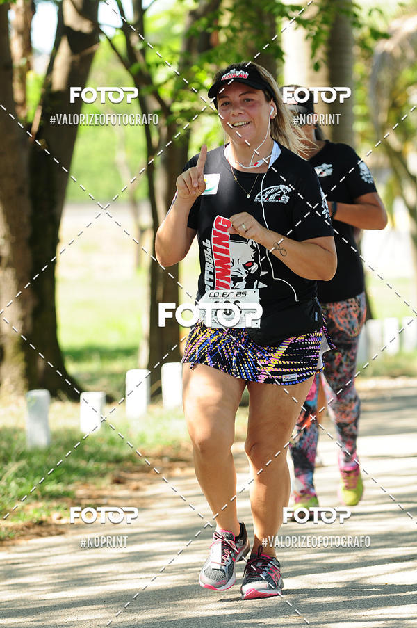 Compre as suas fotos do eventoPIT BULL RUNNING no Fotop