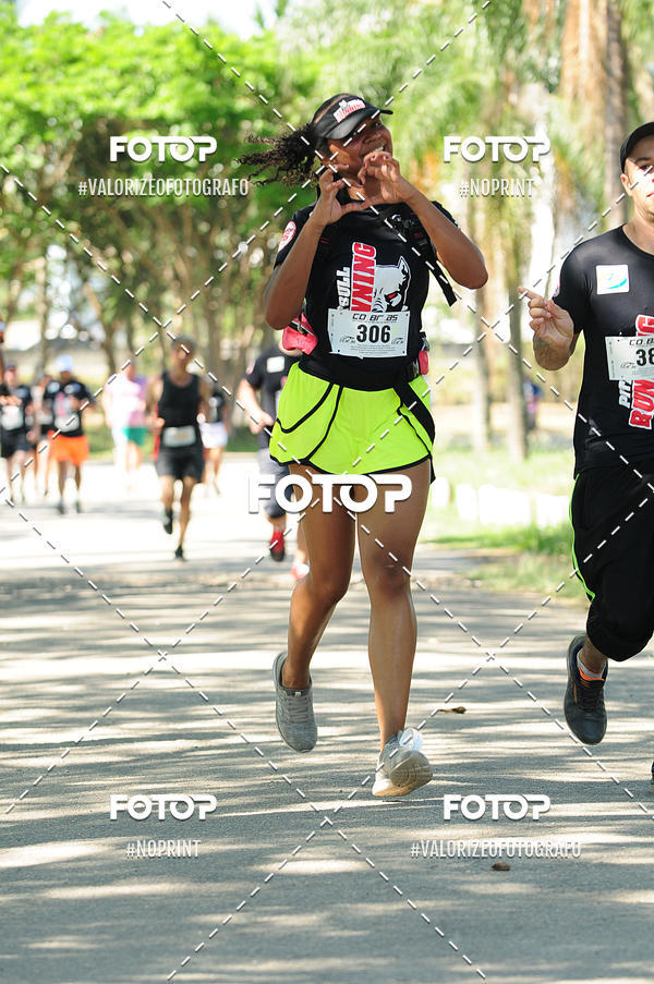 Compre as suas fotos do eventoPIT BULL RUNNING no Fotop