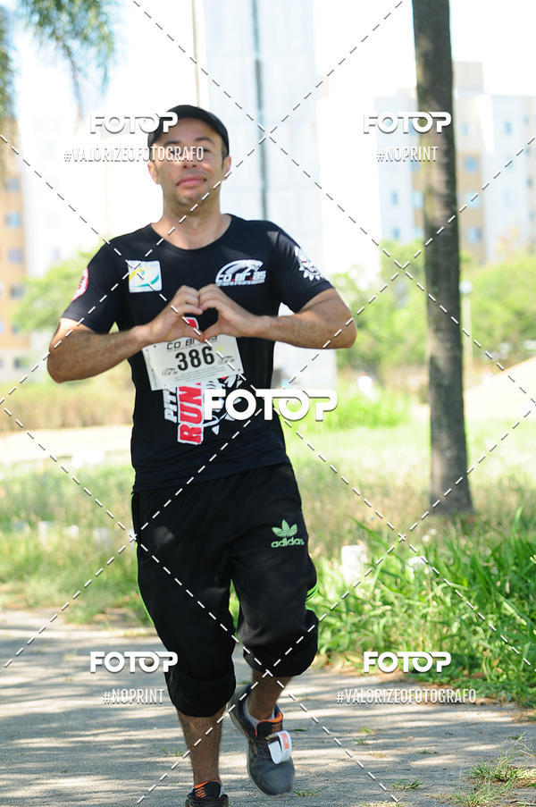 Compre as suas fotos do eventoPIT BULL RUNNING no Fotop