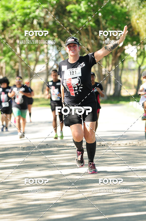 Achetez vos photos de l'vnementPIT BULL RUNNING sur Fotop